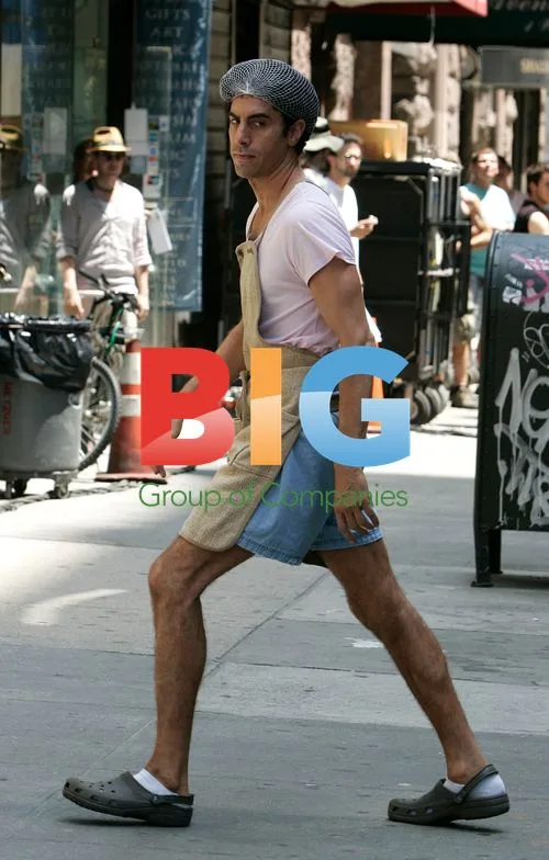 Sasha Baron Cohen and Anna Faris on 'The Dictator' set