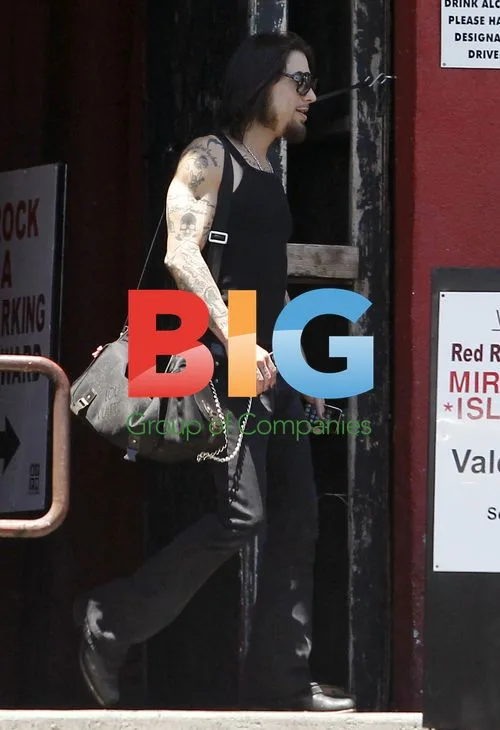 Dave Navarro Lunching with Pals