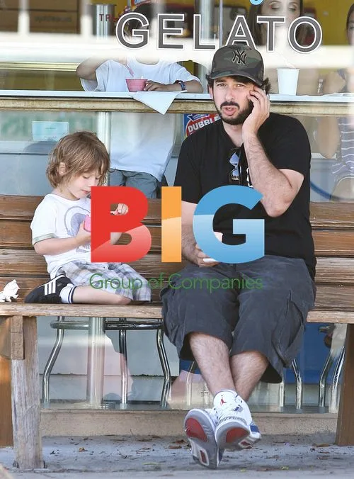 Jordan Bratman with son Max in LA