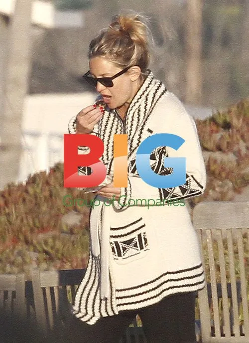 Kate Hudson \'Beach Outing\'