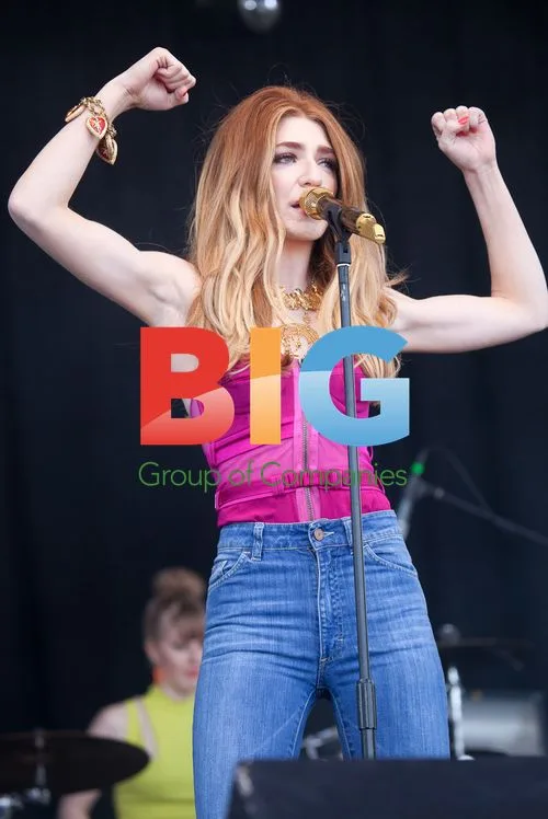 Nicola Roberts Live Performance