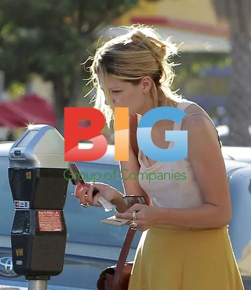 Mischa Barton Runs Errands in LA
