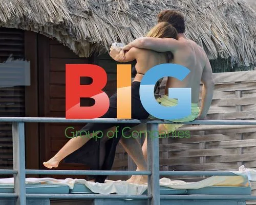 Danny Cipriani and Lara Bingle in Tahiti