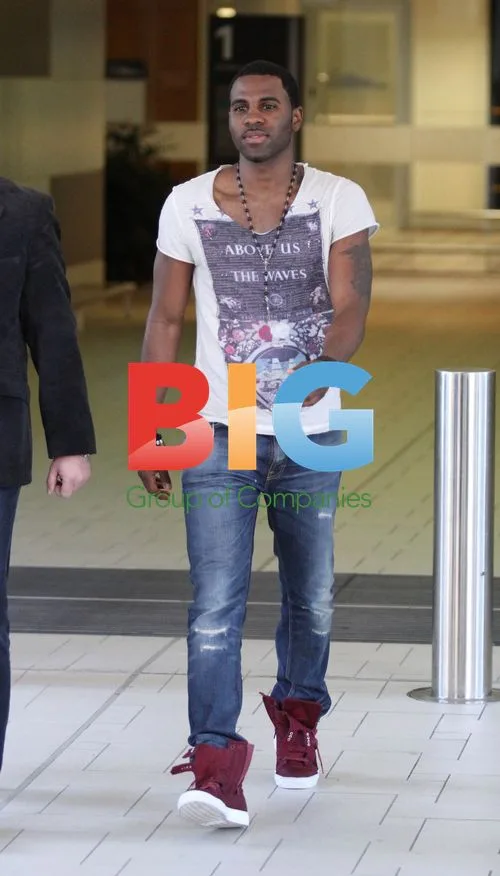 Jason Derulo at Brisbane Airport