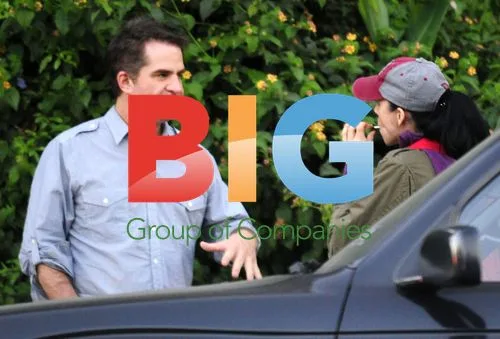 Sarah Silverman Smokes in LA Parking Lot