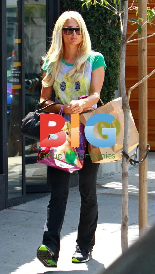 Paris Hilton Leaving Salon