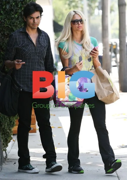 Paris Hilton Leaves Salon