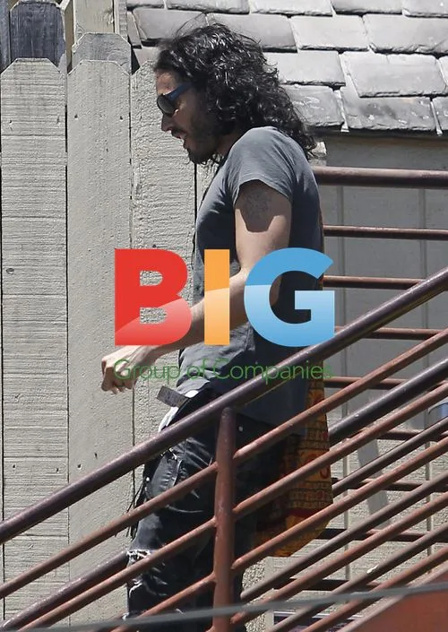 Russell Brand caught with fly down