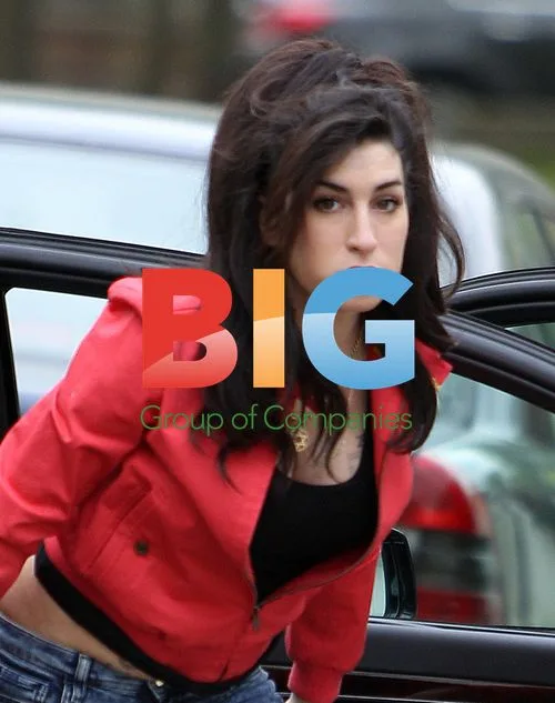 Amy Winehouse Spotted Out in London