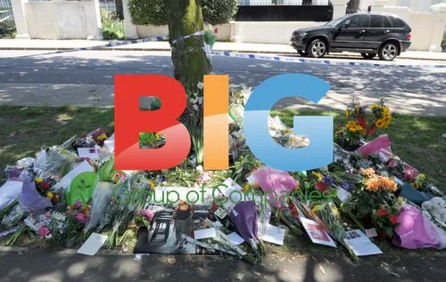 Fans Pay Respects to Amy Winehouse
