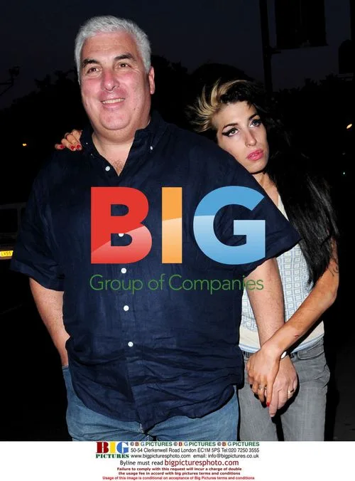 Amy Winehouse with dad in Camden