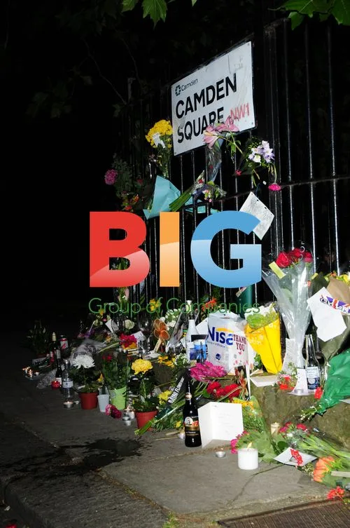 Fans pay respects to Amy Winehouse