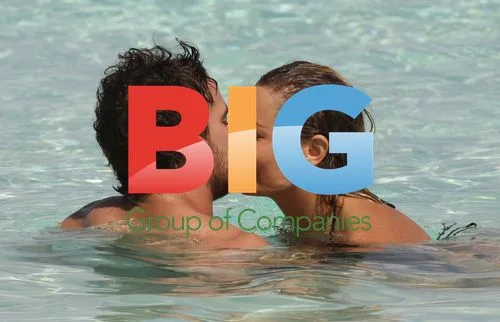 Rugby Star Danny Cipriani and Model Lara Bingle in Tahiti