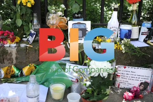 Winehouse family pays respects