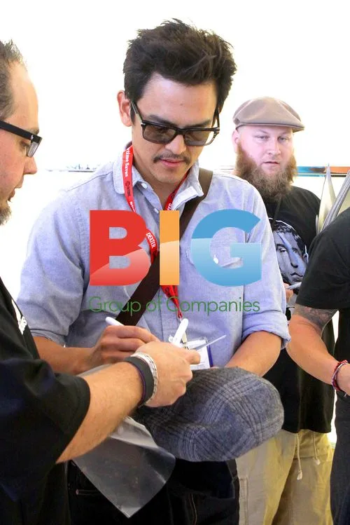 Emma Stone and John Cho at Comic-Con