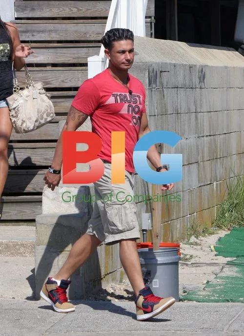 Jersey Shore Cast Shopping in NJ
