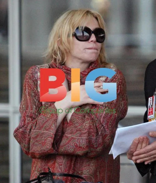 Courtney Love Arrives in Sydney