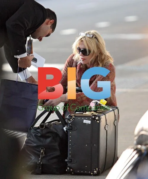 Courtney Love Arrives in Sydney
