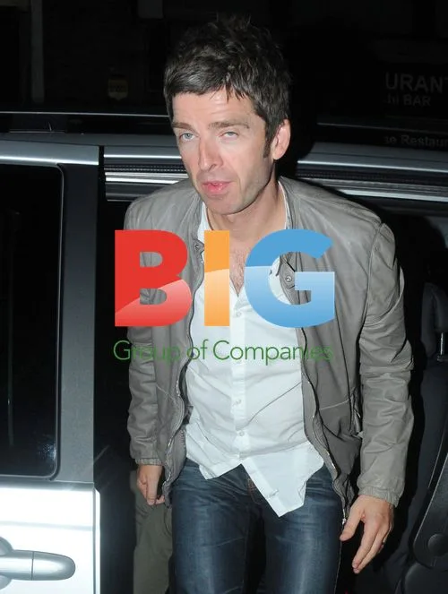 Noel Gallagher Arrives at Club with Wife