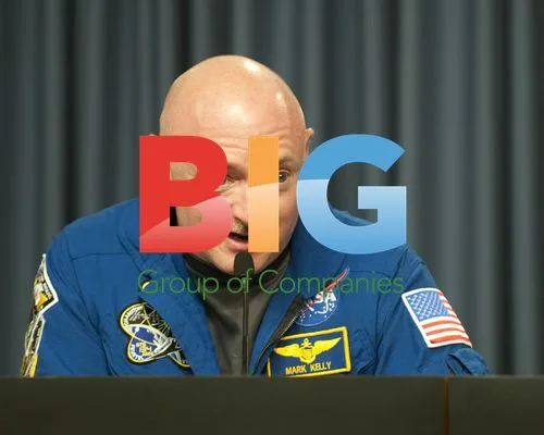 Mark Kelly Attends Endeavour Mission Briefing