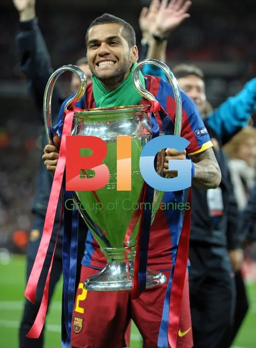 Daniel Alves Celebrates Barcelona 2010/11 UCL Final