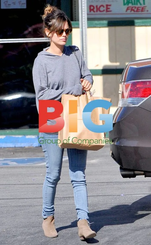 Rachael Bilson and Hayden Christensen Lunch and Shop