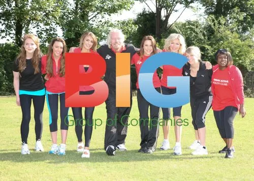 Sir Richard Branson and Celebrity Team for London Triathlon