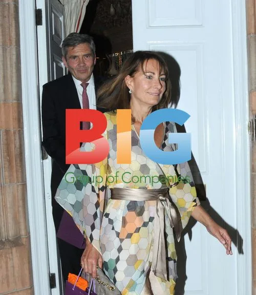 Pippa Middleton leaves Harry's Bar with family