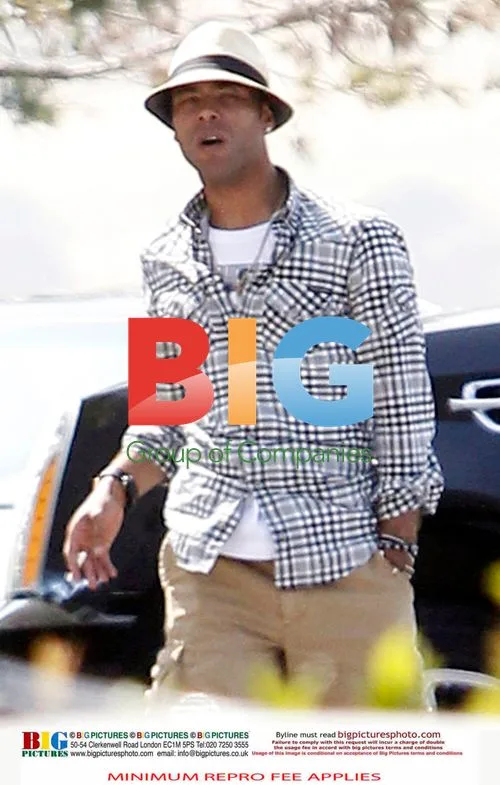 Ashley Cole and friends shopping in LA