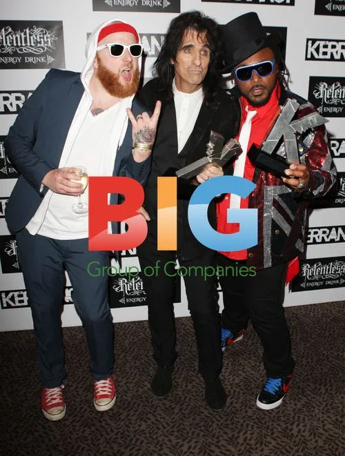 Skindred Pose With Devotion Award