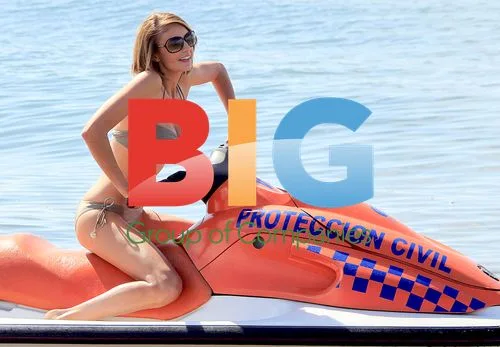 Liz Locke and boyfriend vacation in Spain