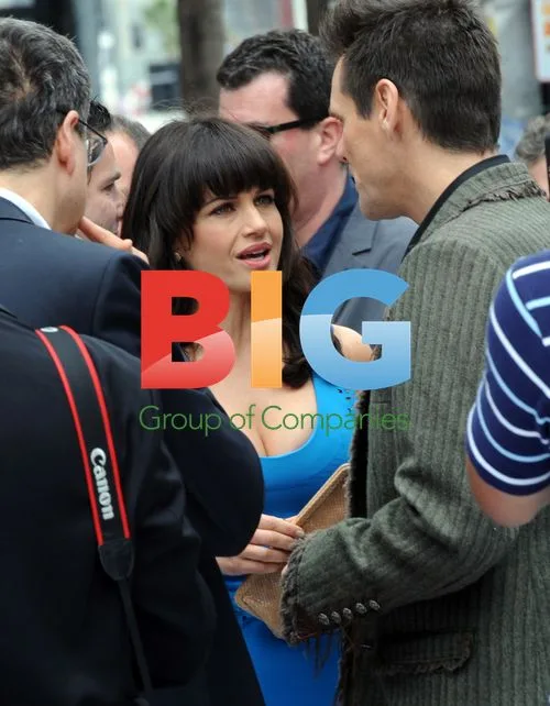 Carla Gugino and Jim Carrey at "Mr. Popper's Penguins" Premiere