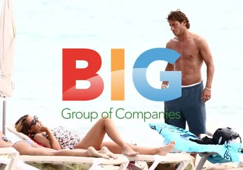 Francesco Totti and Ilary Blasi on Formentera Beach