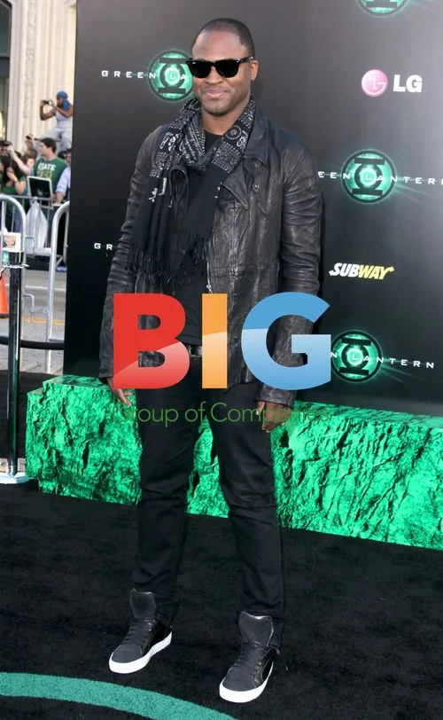 Taio Cruz at 'Green Lantern' Premiere