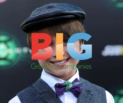 Gattlin Griffith at "Green Lantern" Premiere