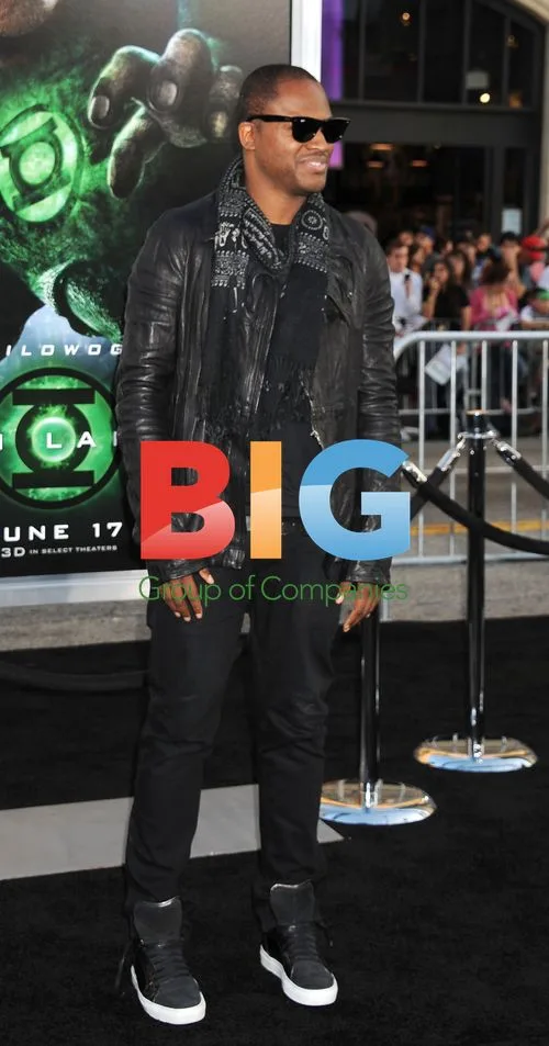 Taio Cruz at "Green Lantern" Premiere