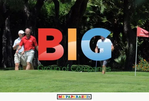 Alan Shearer Plays Golf in Portugal
