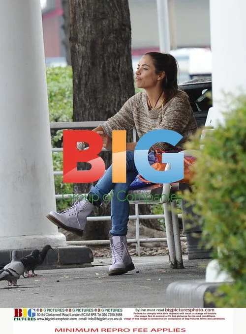 Elen Rivas Shopping and Smoking
