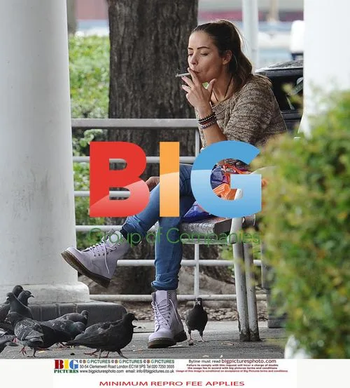 Elen Rivas Shopping, Eating and Smoking