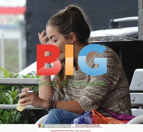 Elen Rivas Shopping and Feeding Pigeons