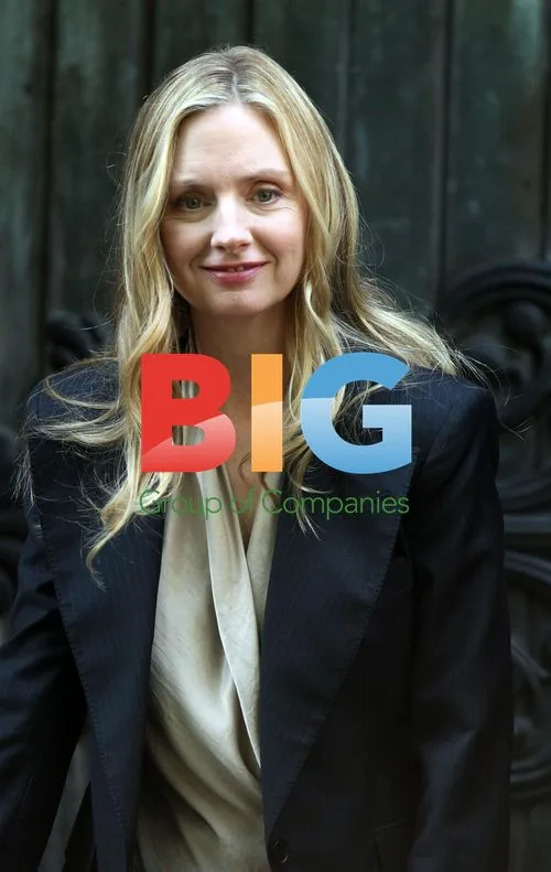 Hope Davis on set of 'Spring Fall' pilot