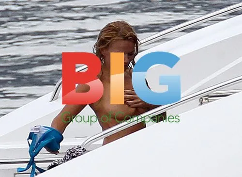 Geri Halliwell and Bluebell on Yacht in France