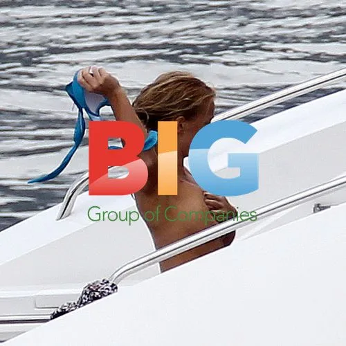 Geri Halliwell Aboard Yacht with Daughter and Beau