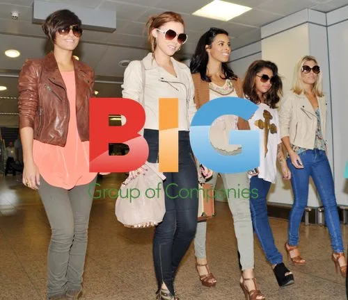 The Saturdays Arrive at Glasgow Airport