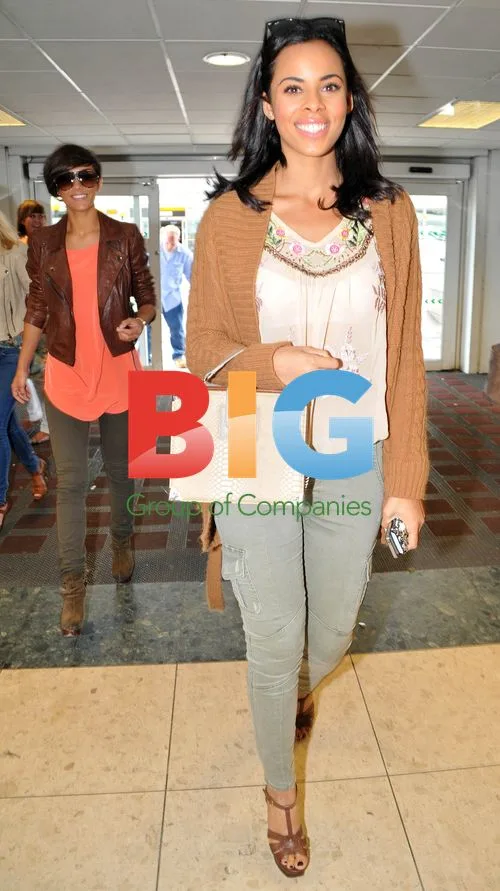 The Saturdays Arrive at Glasgow Airport