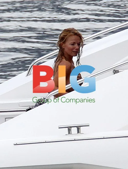 Geri Halliwell on Yacht with Family