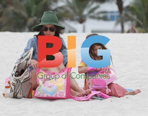 Katie Holmes and Suri on Miami Beach