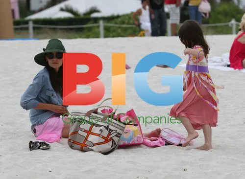 Katie Holmes and Suri on Miami Beach