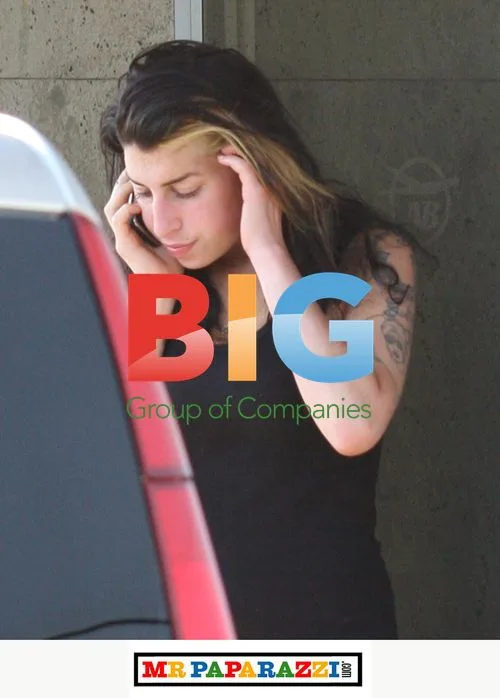 Amy Winehouse Barefoot at Belgrade Airport