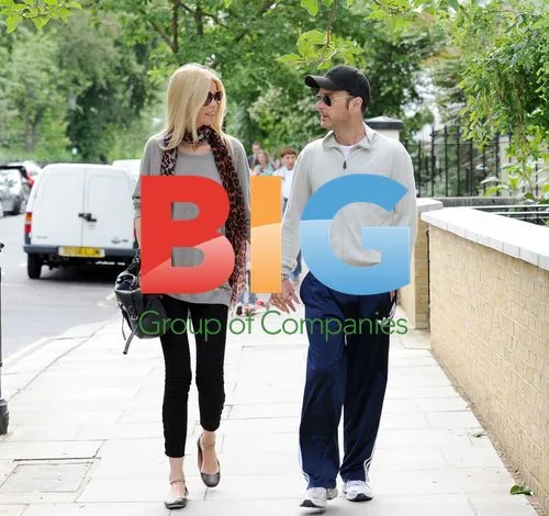 Claudia Schiffer & Matthew Vaughn on School Run